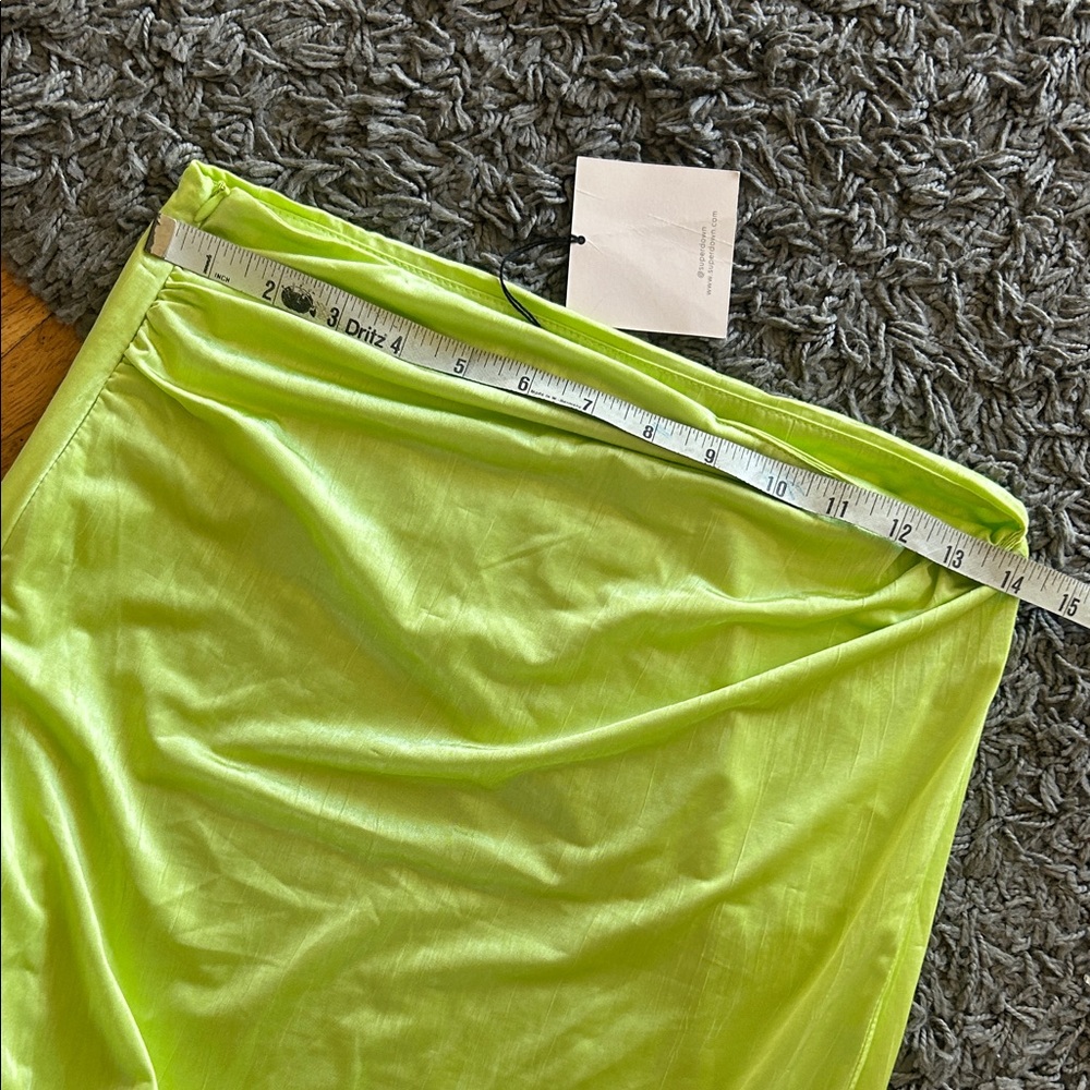 SUPERDOWN NWT Karolyna Maxi Skirt in Citron
Lime Size Medium - Picture 10 of 12